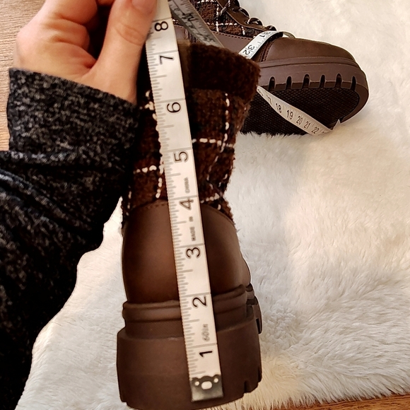 Rocket Dog Desmond Brown Lug Plaid Ankle Boots Size 8.5 - Picture 10 of 13